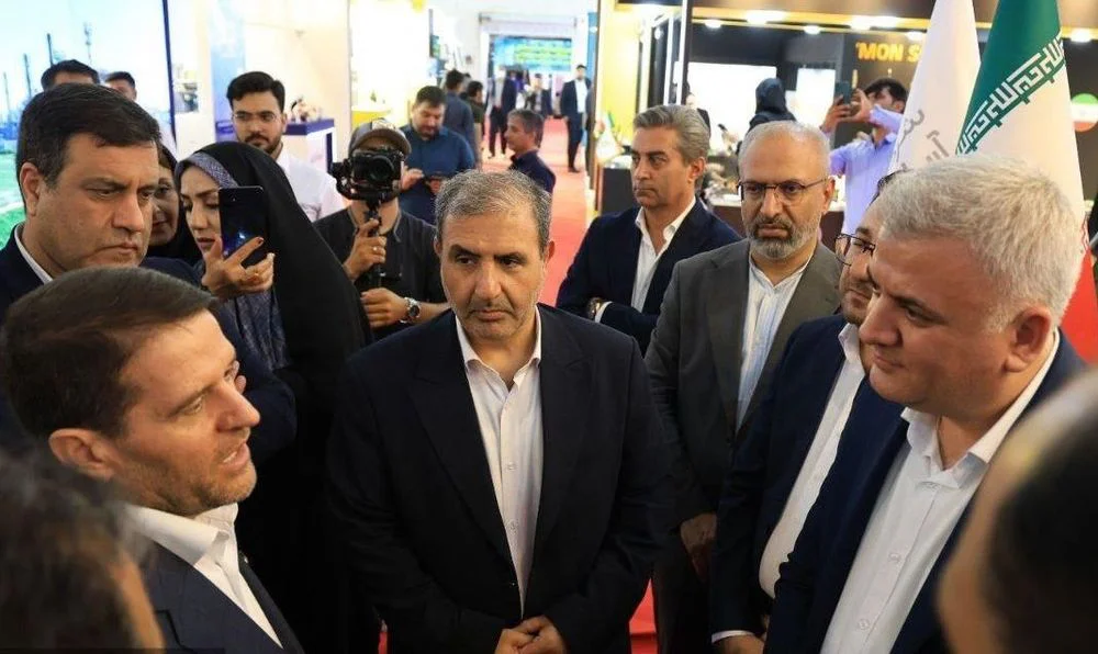 معاون وزیر نفت در بازدید از غرفه آریاساسول: آریاساسول الگو و پیشرو در سیستم‌های یکپارچه صنعت پتروشیمی