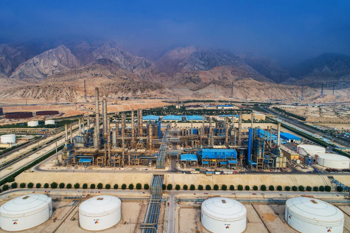 جهش ۴۶ درصدی فروش صادراتی؛ ۳۰ درصدی فروش داخلی و رشد ۳۴ درصدی فروش کل در ۱۰ ماهه ۱۴۰۴