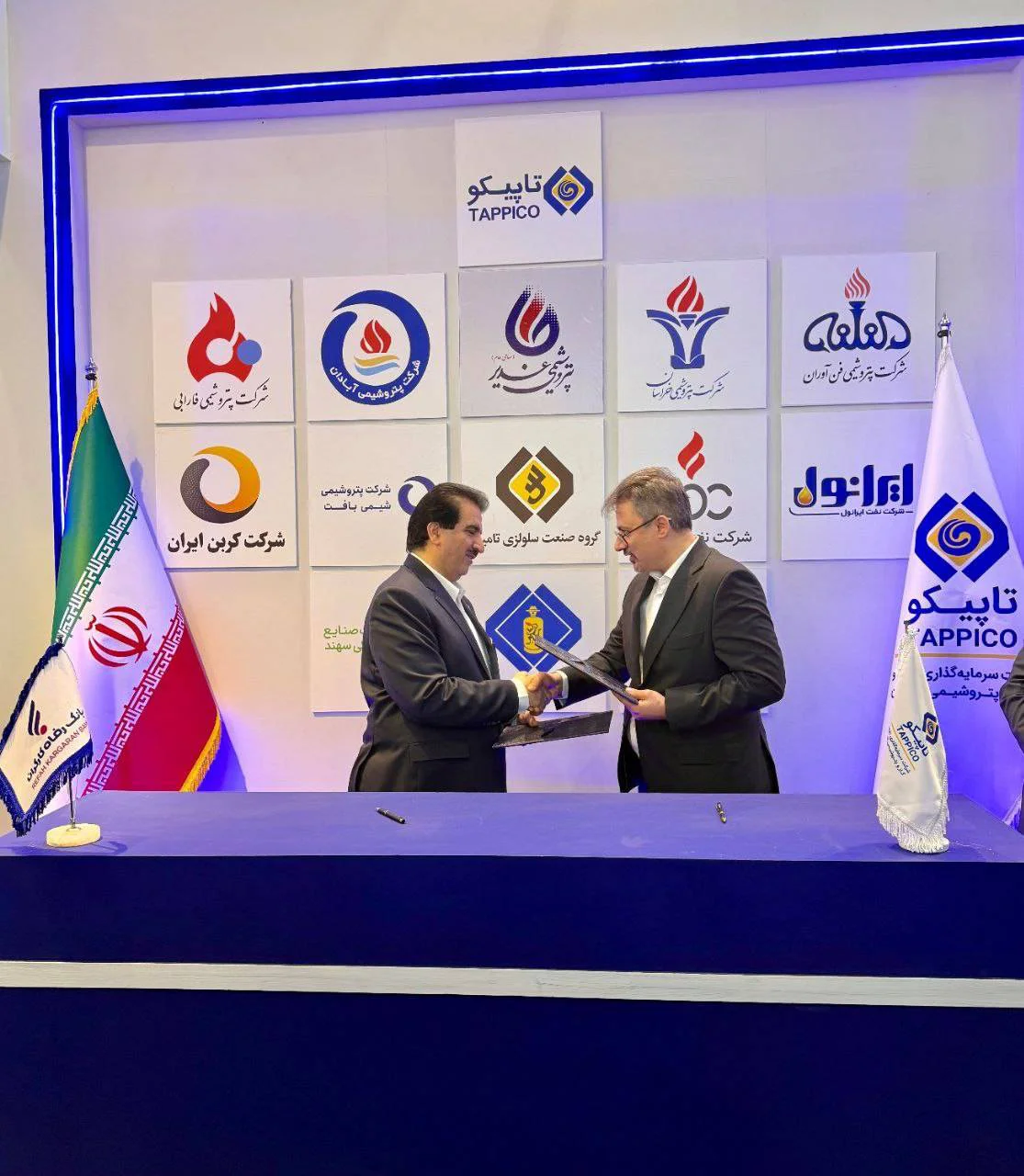 با امضای 6 تفاهم‌نامه همکاری مشترک صورت گرفت؛ روز شلوغ غرفه هلدینگ تاپیکو در نمایشگاه نفت، گاز و پتروشیمی کیش
